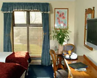 Abberley Court Отель Тала